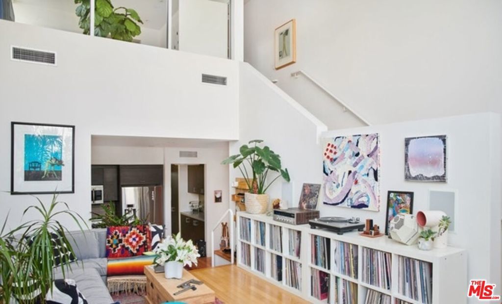 Photo of Listing #25486997