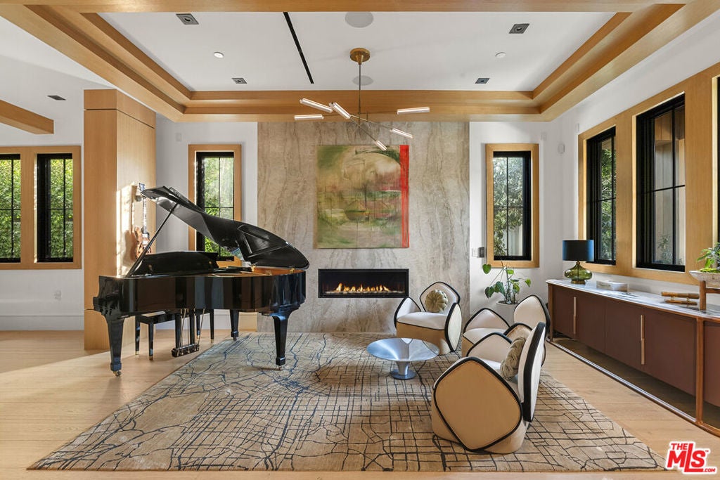 Photo of Listing #25485353