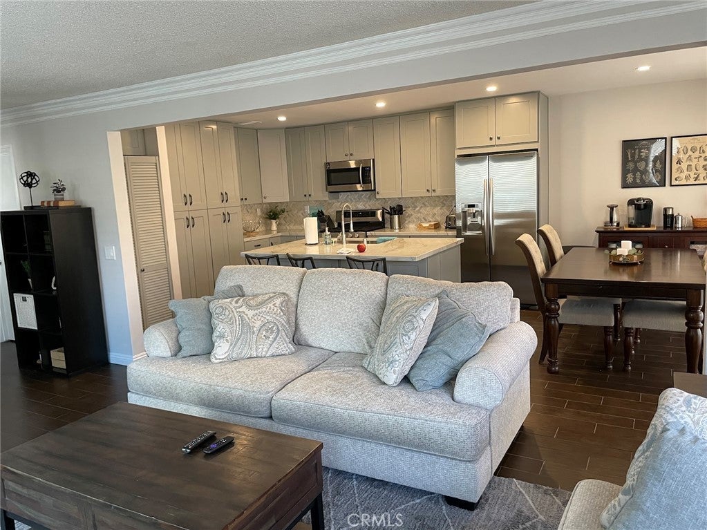 Photo of Listing #SB25014180