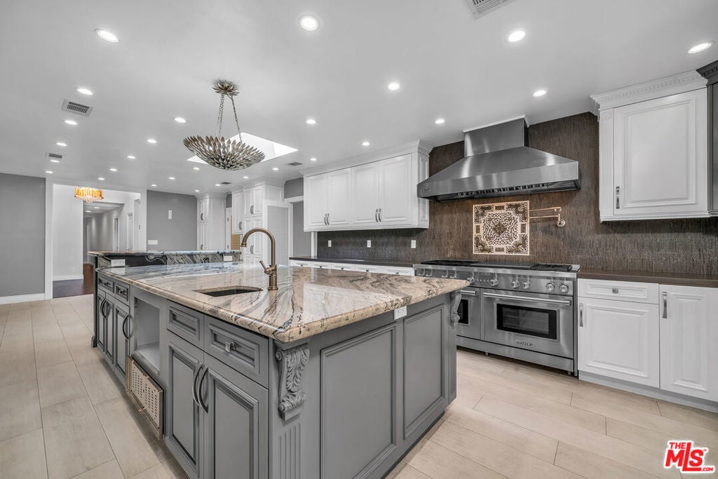 Photo of Listing #25487741