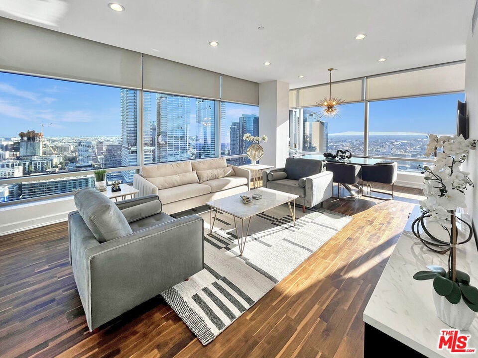 Photo of Listing #25488273