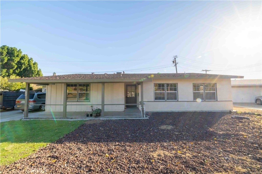 Photo of Listing #IV25016794