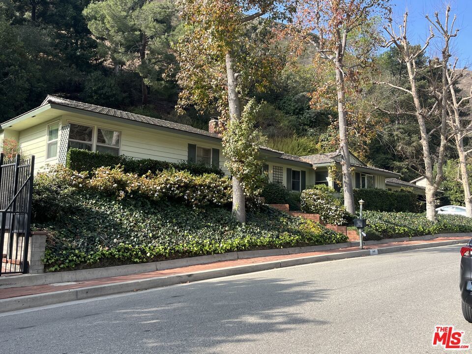 Photo of Listing #25488677