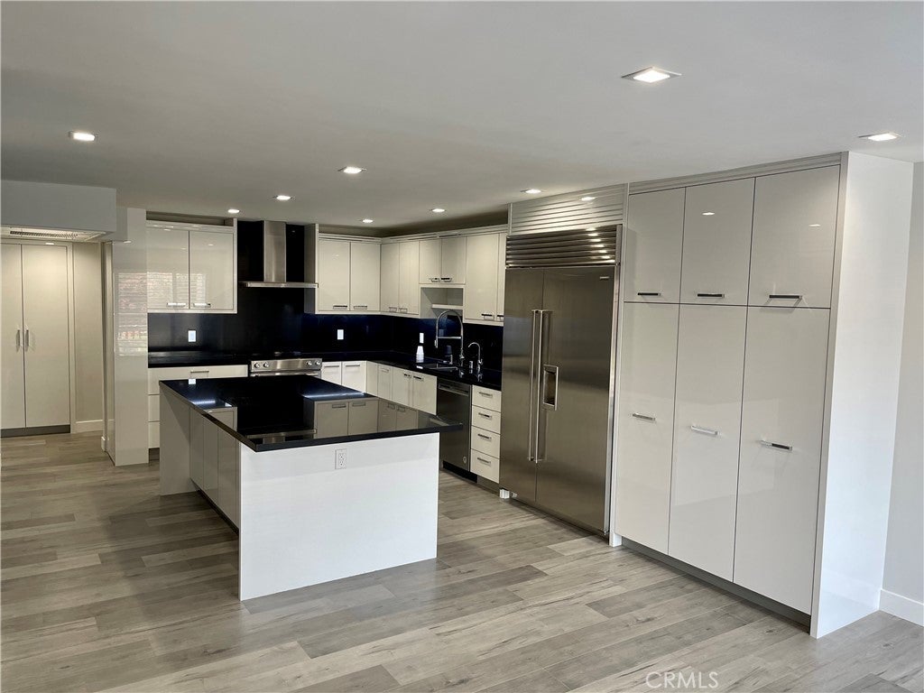 Photo of Listing #SR25014937