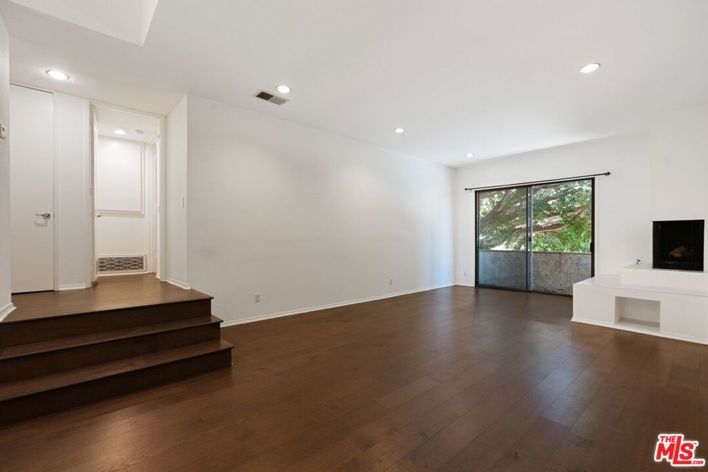 Photo of Listing #25486305