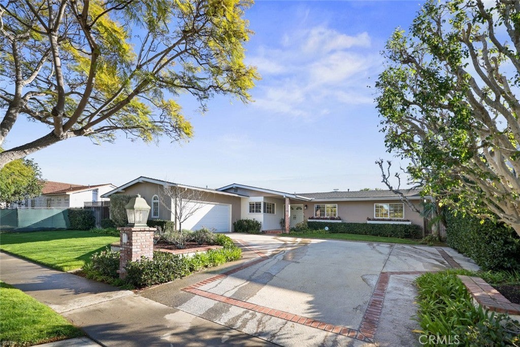 Photo of Listing #NP25018127