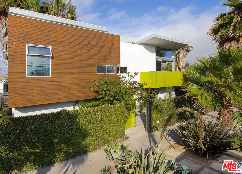 Photo of Listing #25488571