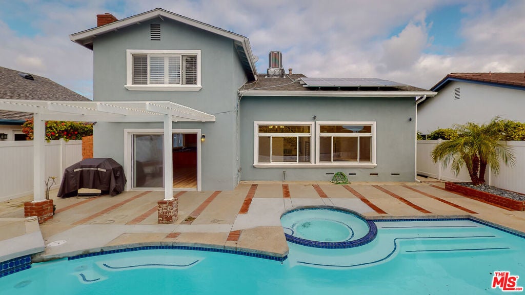 Photo of Listing #25489423