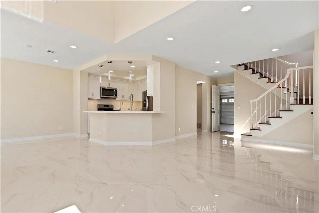 Photo of Listing #SR25020004