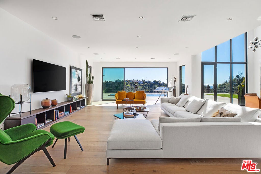 Photo of Listing #25491053