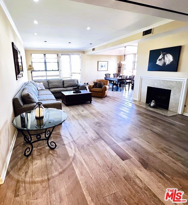 Photo of Listing #25491253