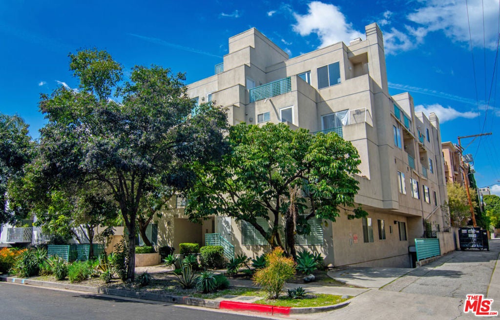 Photo of Listing #25490901