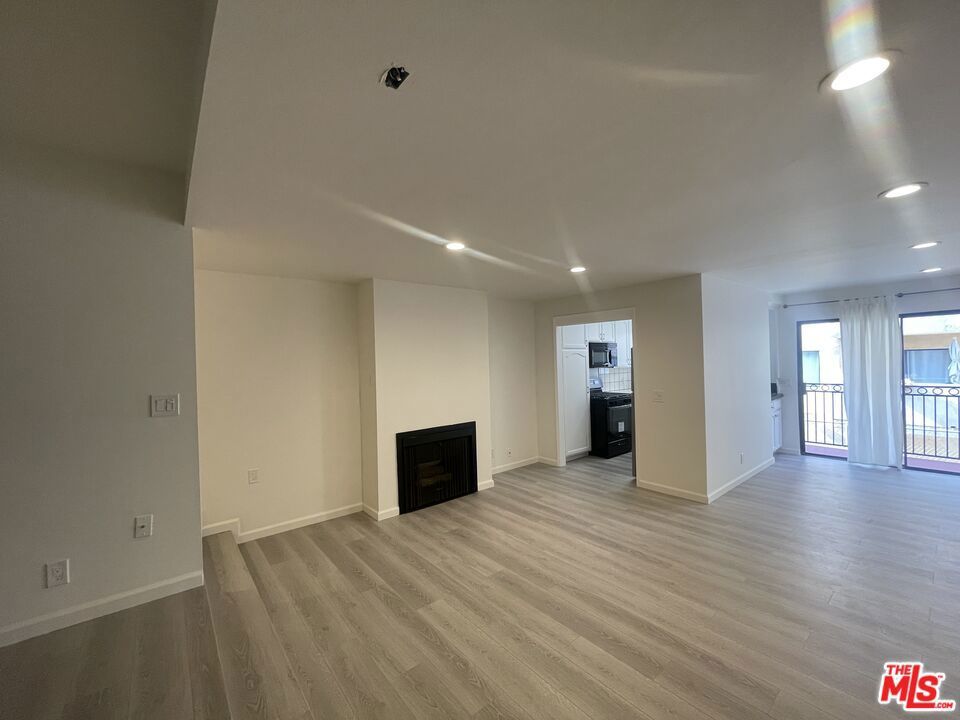 Photo of Listing #25491351