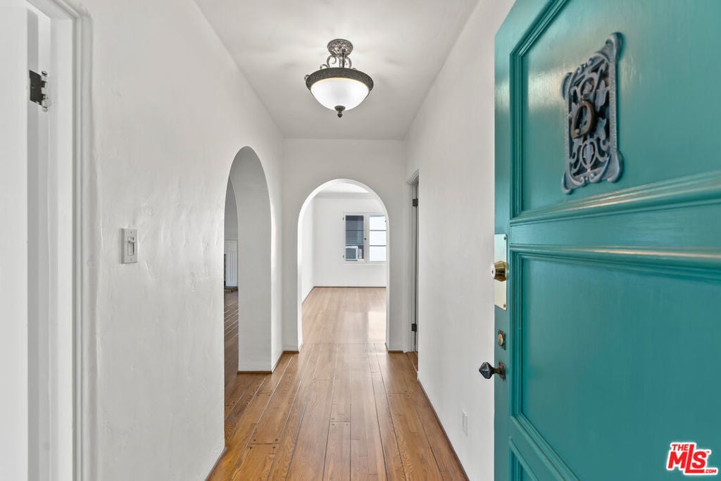 Photo of Listing #25488327