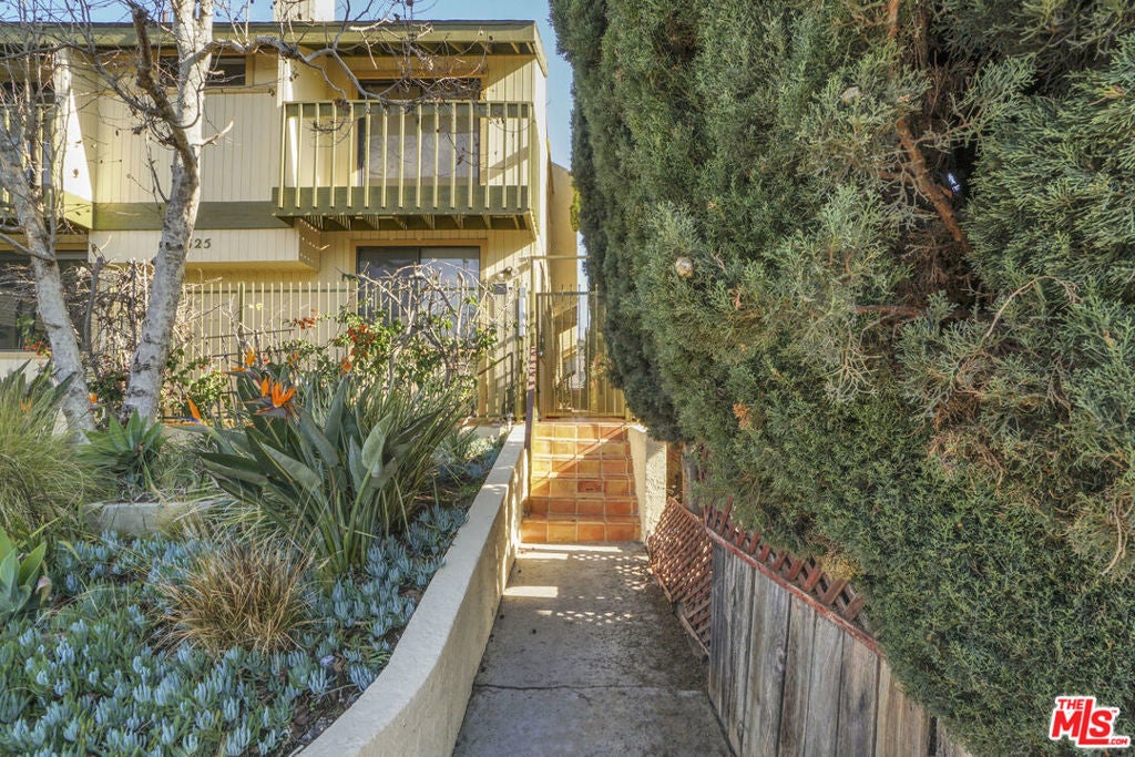 Photo of Listing #25492325