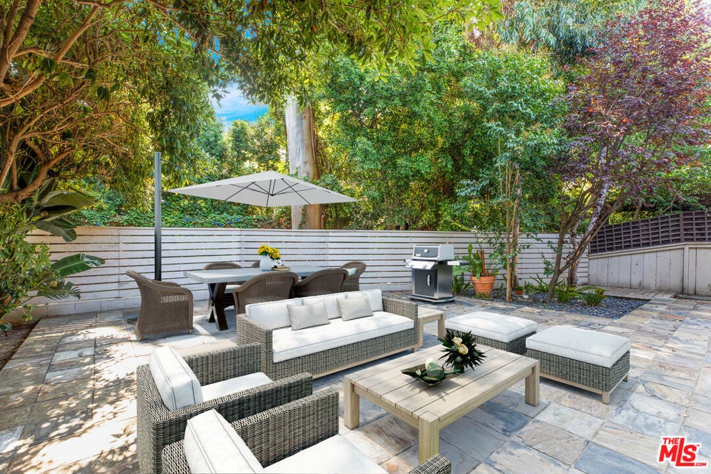 Photo of Listing #25492353