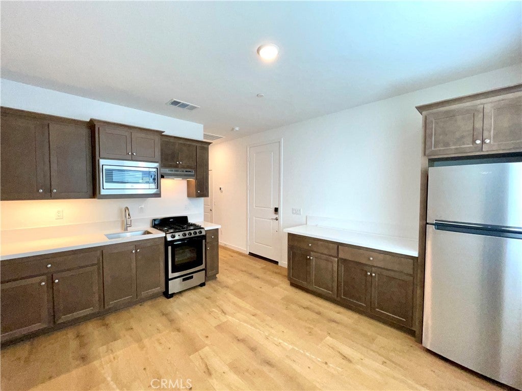 Photo of Listing #IV25022927