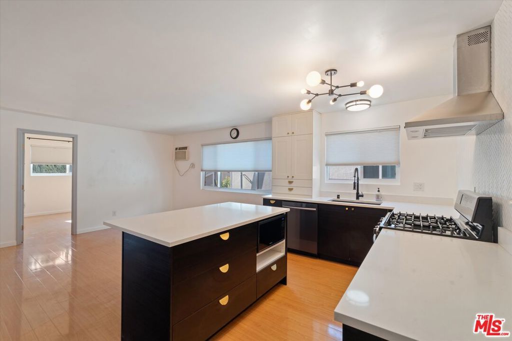 Photo of Listing #25492787