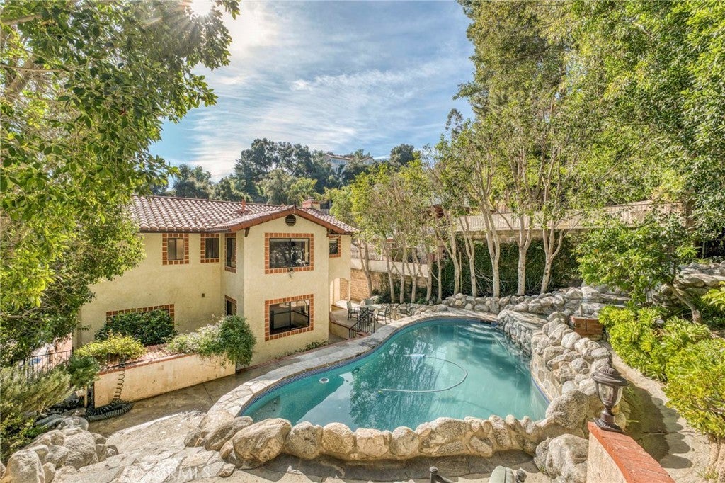 Photo of Listing #SR25019380