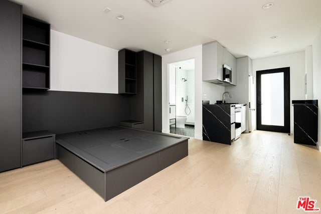 Photo of Listing #25492401