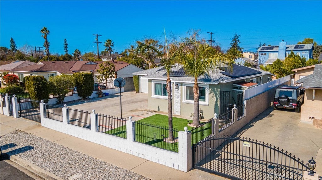 Photo of Listing #SR25024643