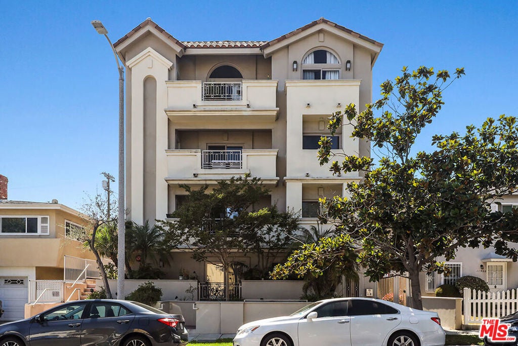 Photo of Listing #25492437