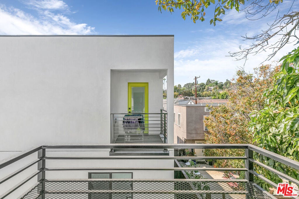 Photo of Listing #25493539