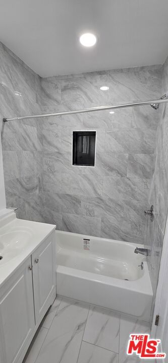 Photo of Listing #25493853