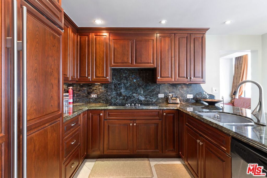 Photo of Listing #25489263