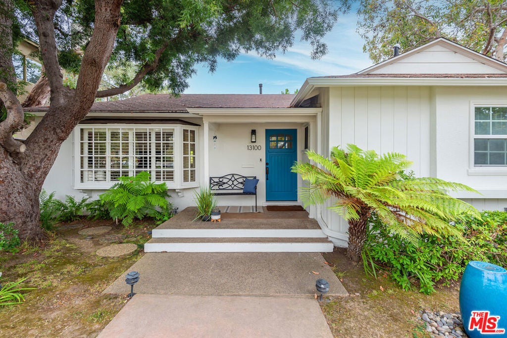 Photo of Listing #25493221