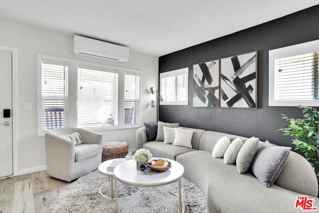 Photo of Listing #25494103