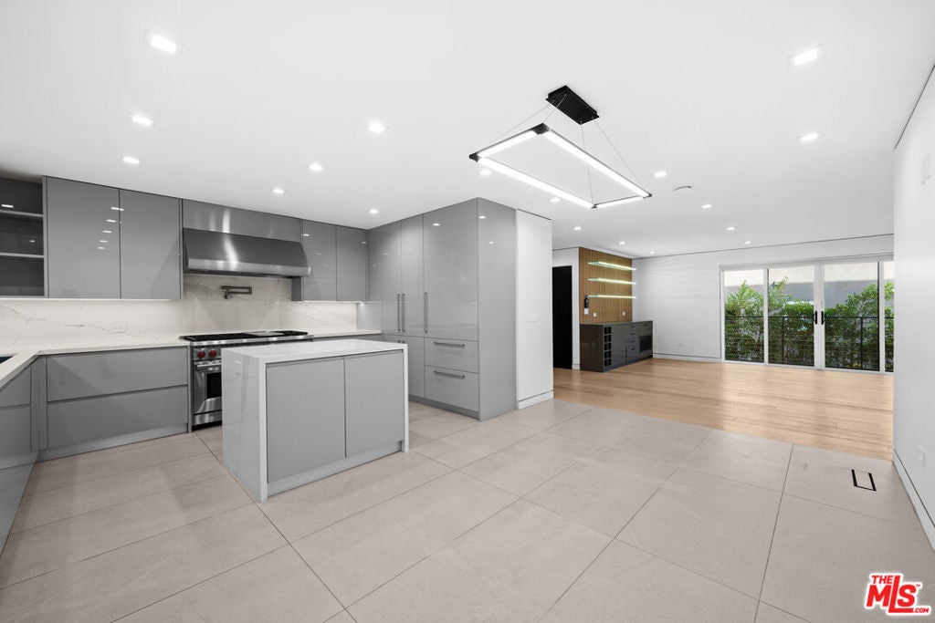 Photo of Listing #25494491