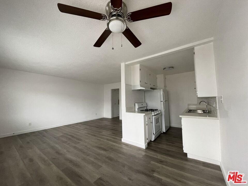 Photo of Listing #25494371