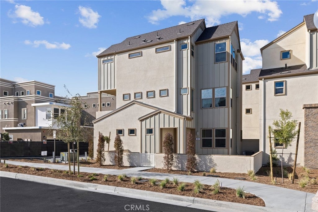 Photo of Listing #OC25027383