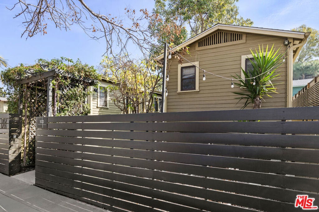 Photo of Listing #25495251