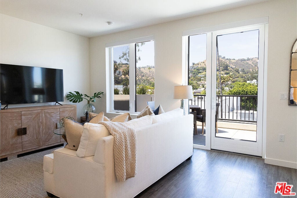 Photo of Listing #25495333