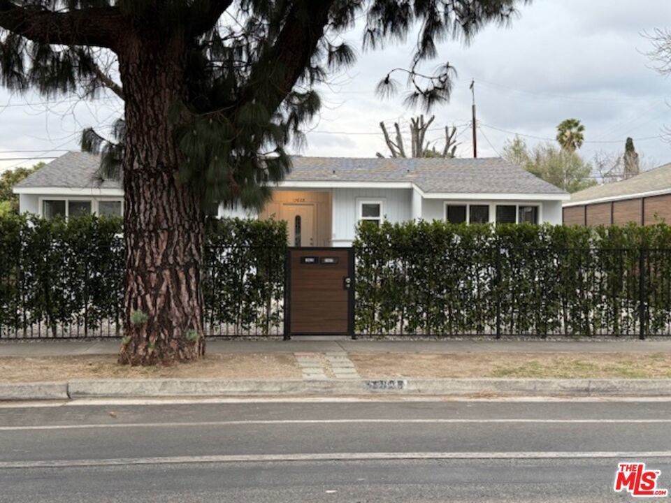 Photo of Listing #25495399