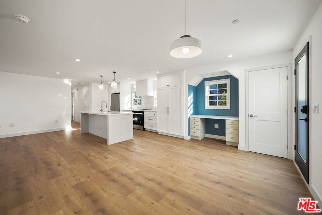 Photo of Listing #25495549