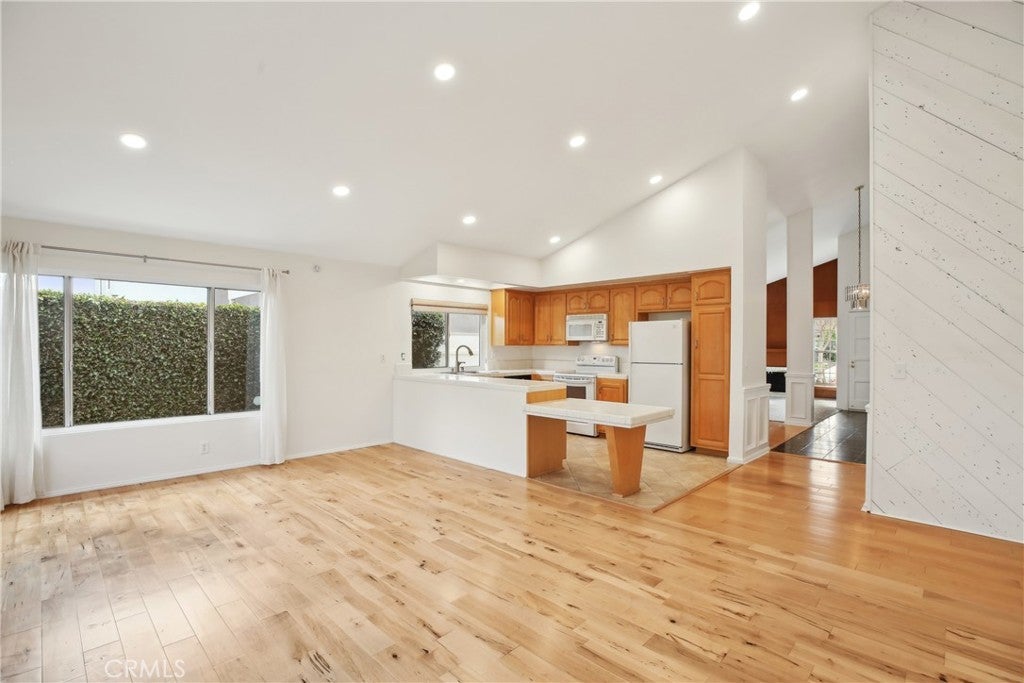 Photo of Listing #PW25028203