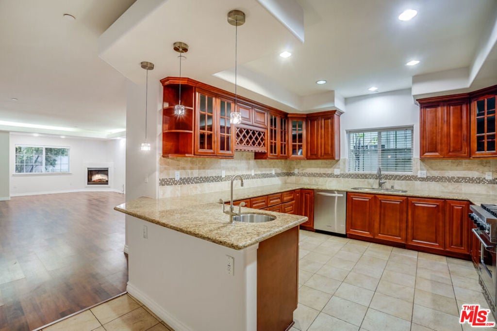 Photo of Listing #25495681