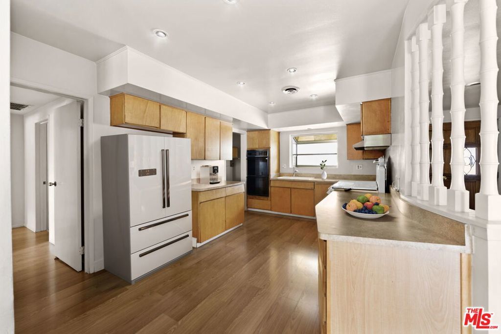 Photo of Listing #25495845