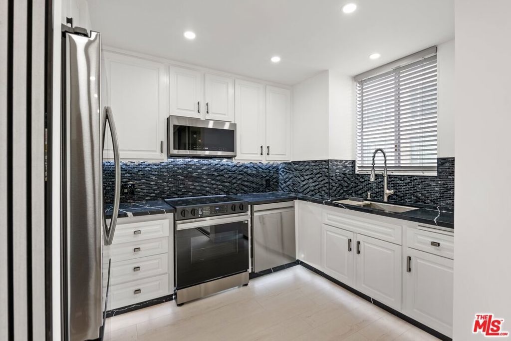 Photo of Listing #25495663