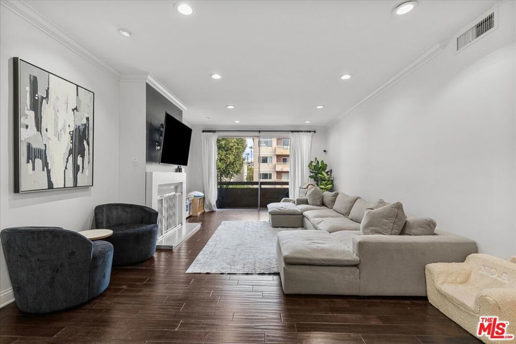 Photo of Listing #25495905