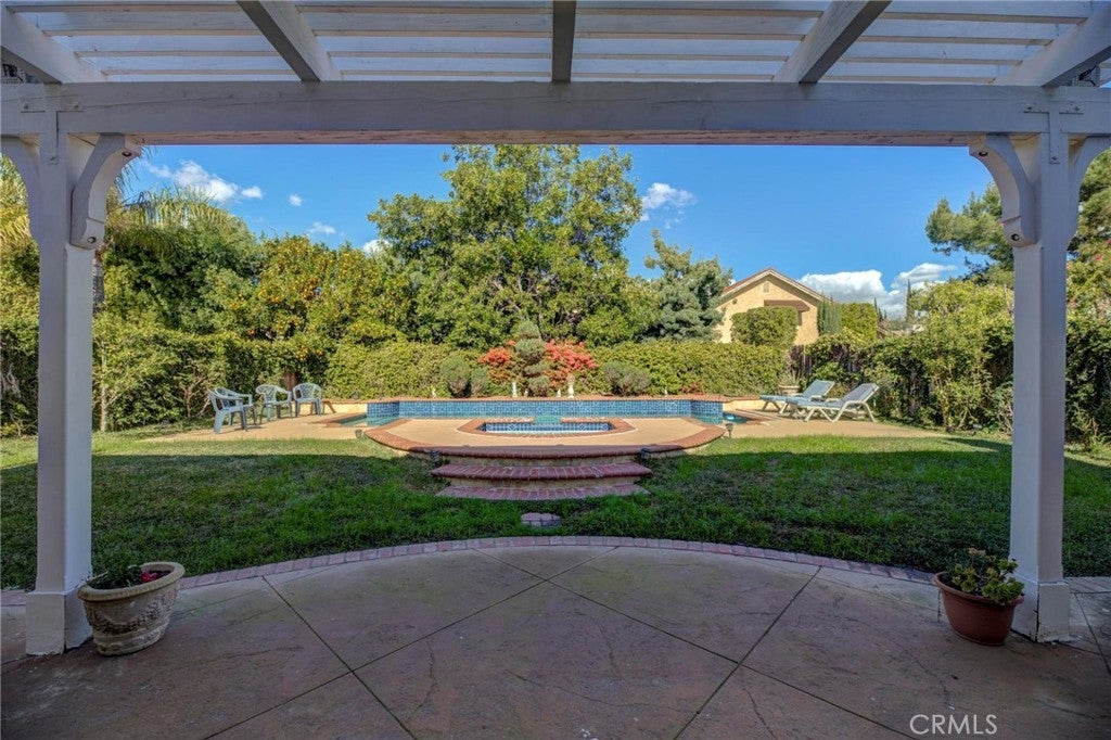 Photo of Listing #SR25029462