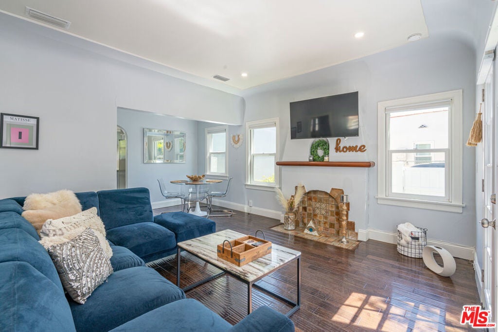 Photo of Listing #25496381