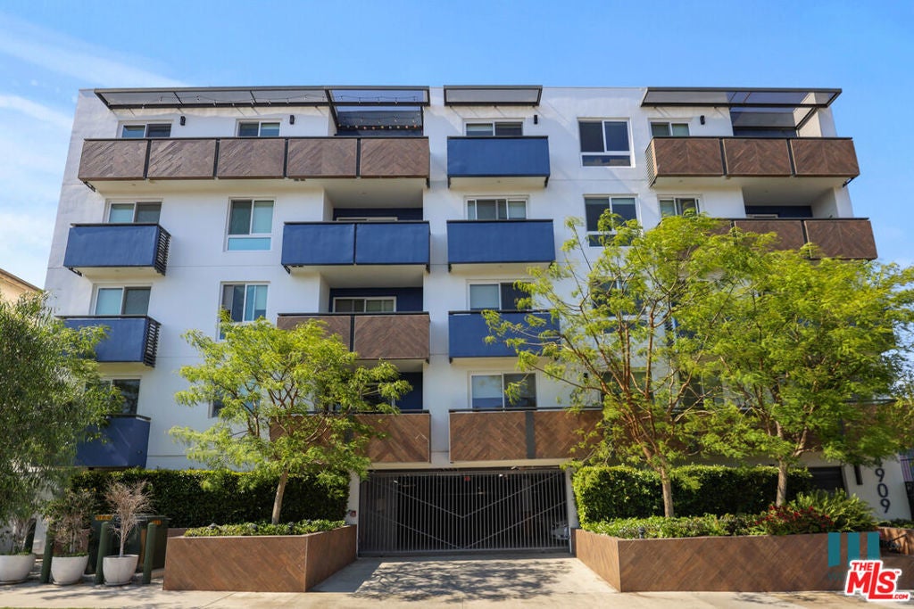 Photo of Listing #25496677