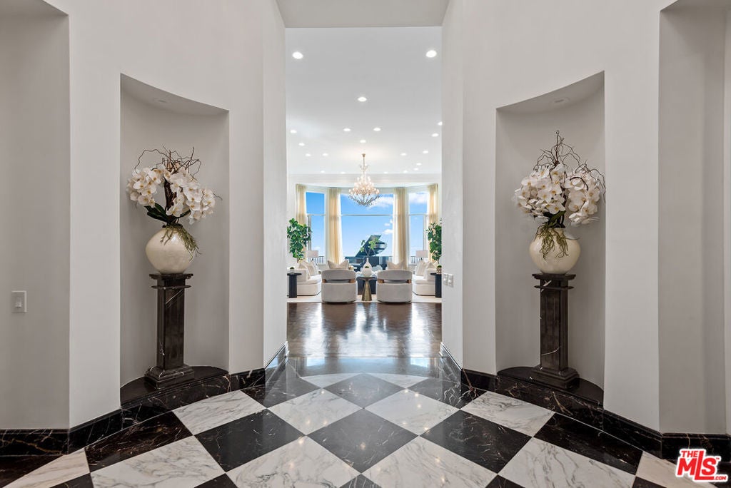 Photo of Listing #25496747