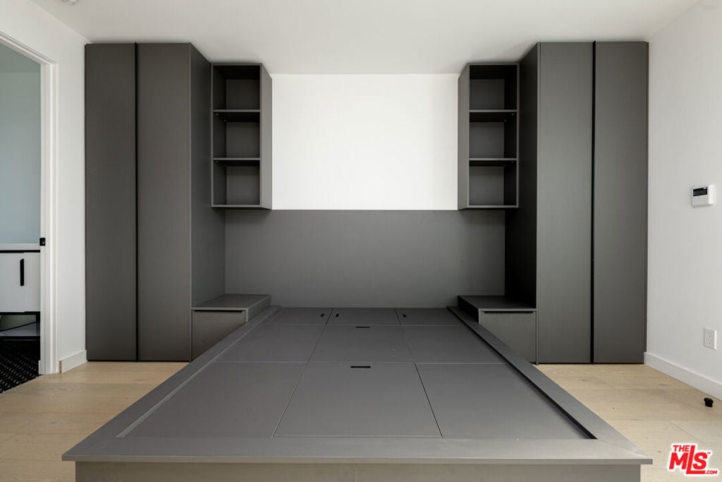 Photo of Listing #25496585