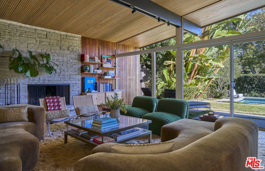 Photo of Listing #25497467