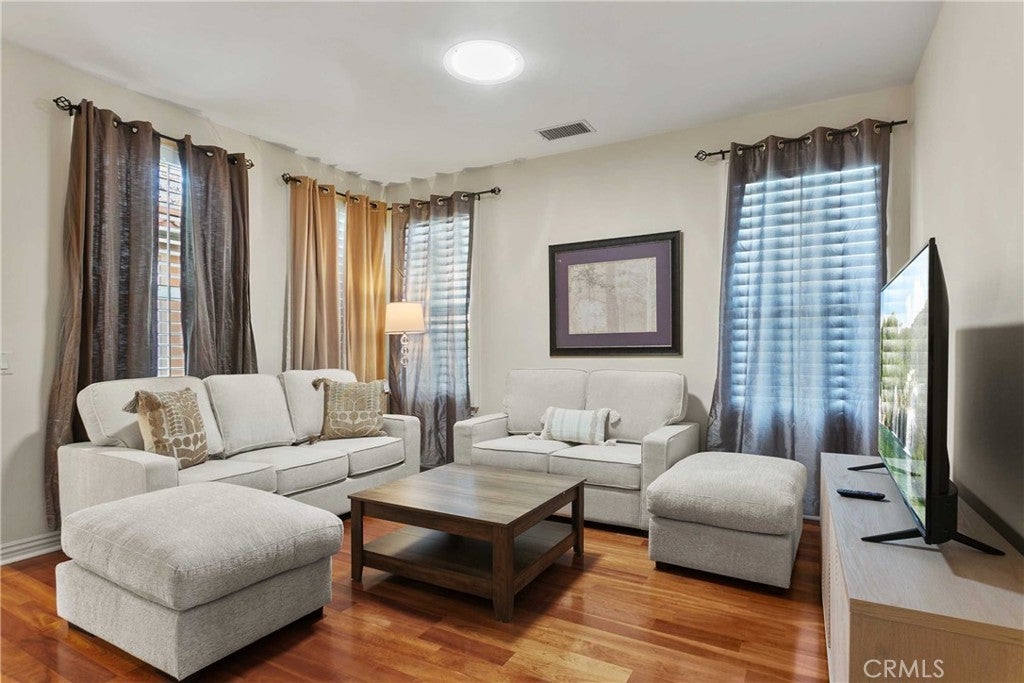 Photo of Listing #OC25031745